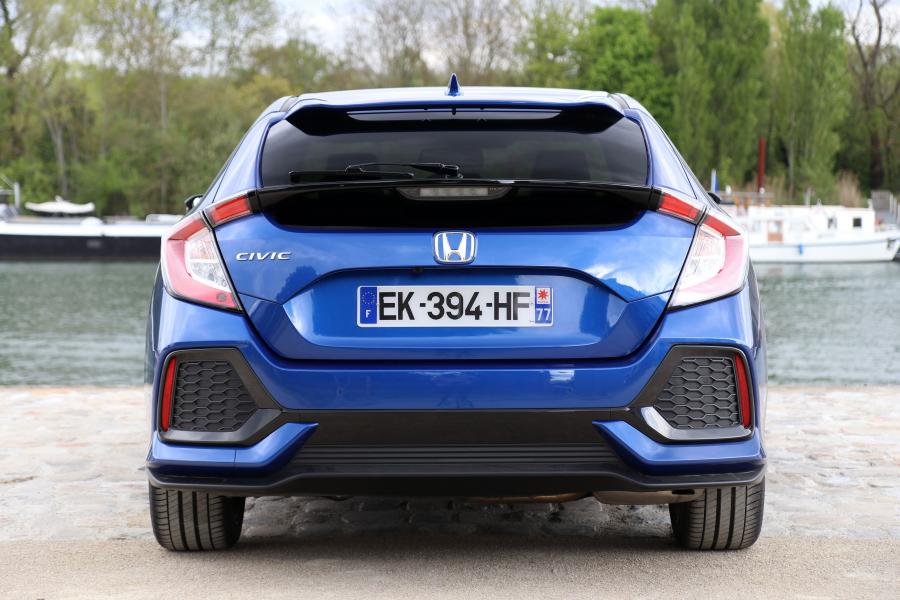  Honda Civic Hatchback 2017 года  (WW) (фото 32 из 43)
